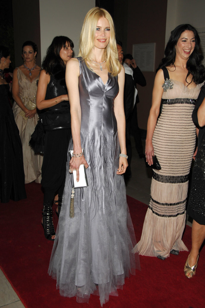 Claudia Schiffer, rok 2007 a téma "POIRET: KING OF FASHION"
