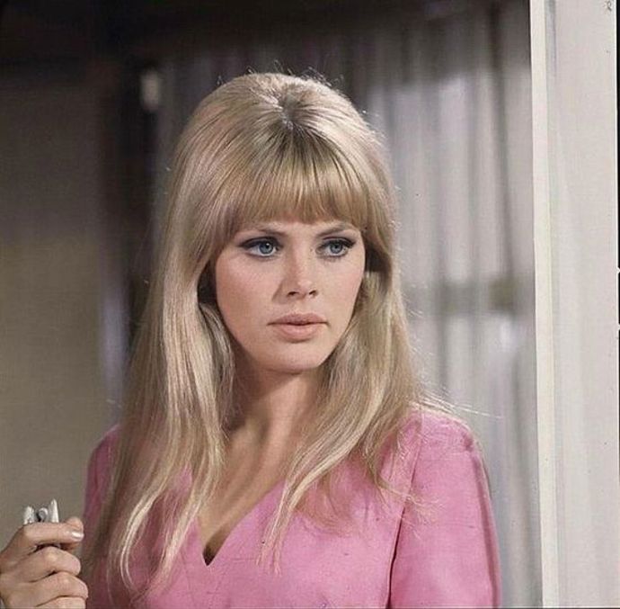  Britt Ekland
