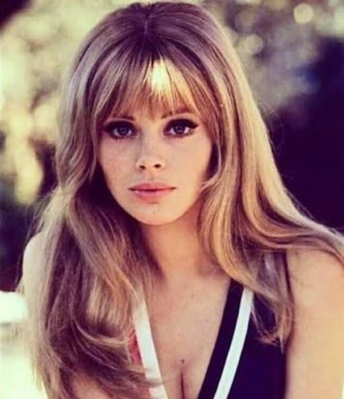  Britt Ekland
