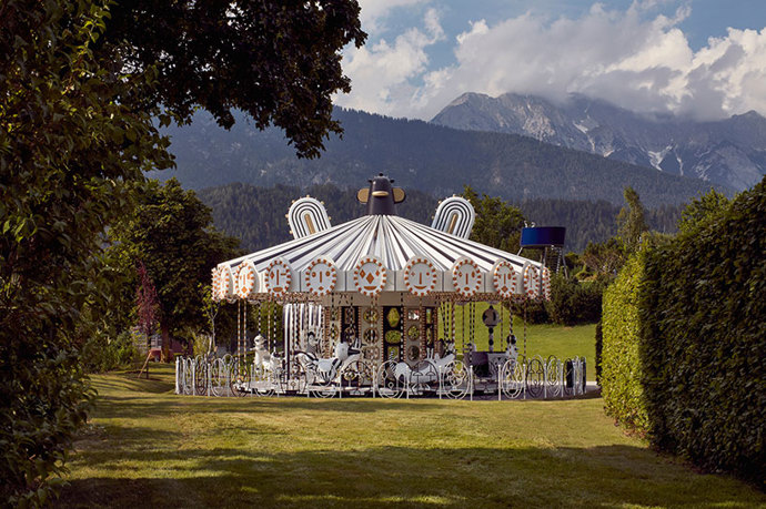 Swarovski kolotoč v Kristallwelten