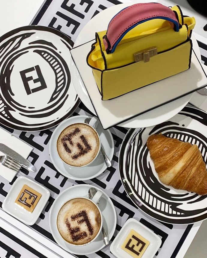 Dáte si kávu ve Fendi café?