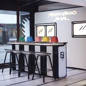 Dáte si kávu ve Fendi café?