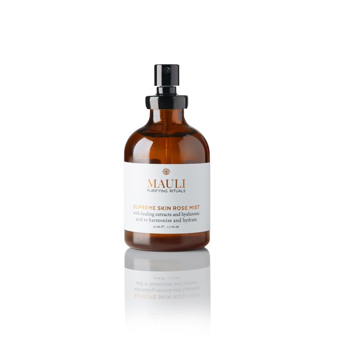 Růžové tonikum Supreme Skin Rose Mist, Mauli, 1200 Kč

Když pleť potřebuje rychlé osvěžení (a já téměř usínám za počítačem), mám na stole v pohotovosti připravené růžové tonikum. Obsahuje vitamíny a antioxidanty a pleť krásně vyživuje a osvěžuje. Jemná růžová parfemace je navíc moooc příjemná!
