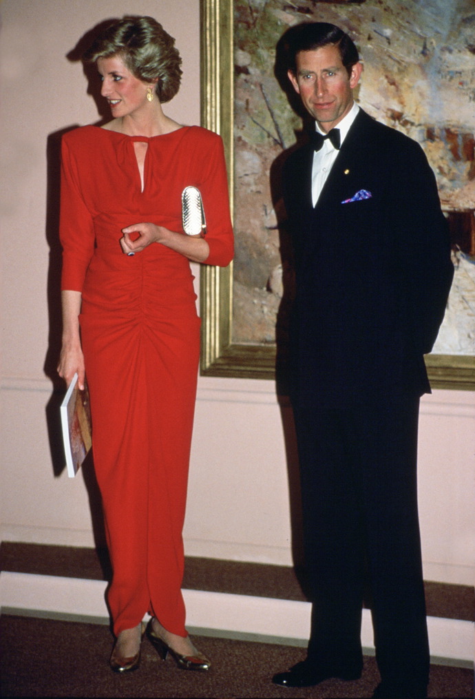 Princezna Diana: 40 nejlepších outfitů, které se navždy zapsaly do historie: