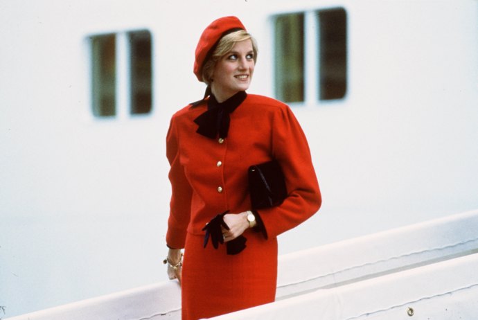Princezna Diana: 40 nejlepších outfitů, které se navždy zapsaly do historie: