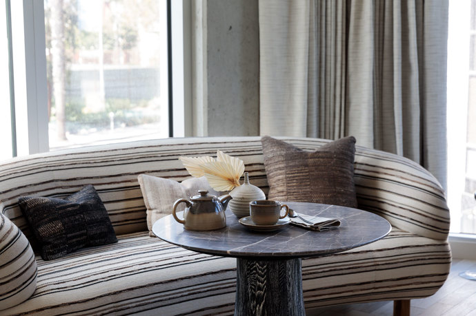 Projděte si hotel Santa Monica Proper od Kelly Wearstler krůček po krůčku: