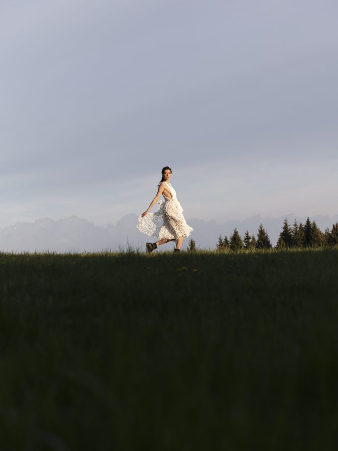 Podívejte se na celý editorial nejnovější kolekce Martina Kohouta očima fotografa Jiřího Kralovce: