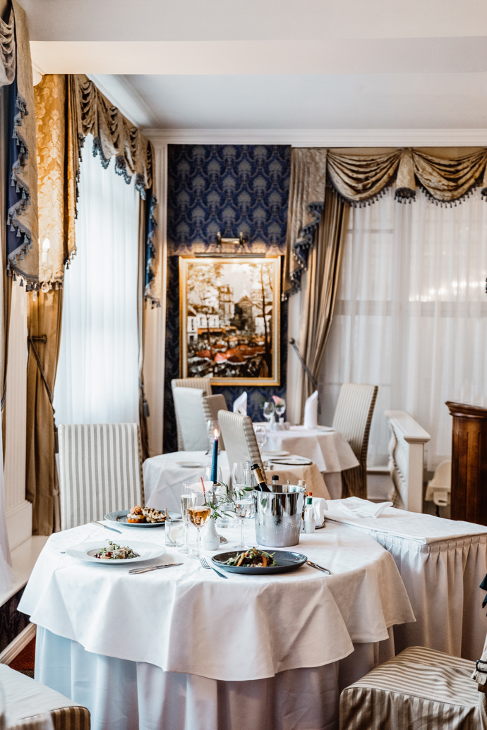 Podívejte se spolu s ELLE do legendárního karlovarského hotelu Imperial: 