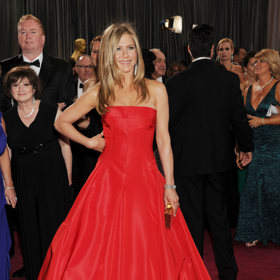Jennifer Aniston: 30 nejlepších stylingů z červeného koberce