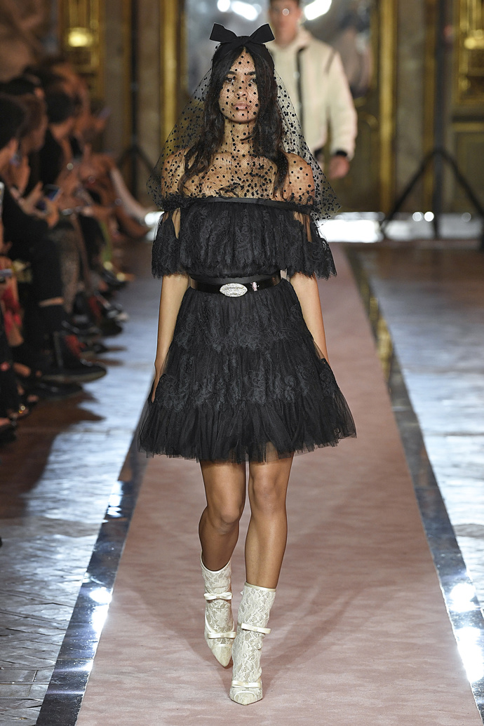 Módní přehlídka Giambattista Valli x H&M: 