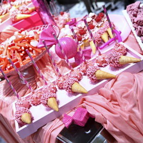 Kdo si nenechal party s podtitulem „Pink is our religion” ujít? 