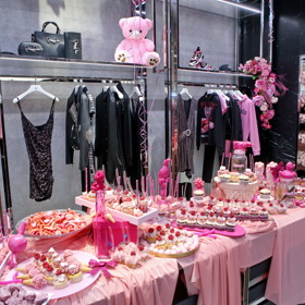 Kdo si nenechal party s podtitulem „Pink is our religion” ujít? 
