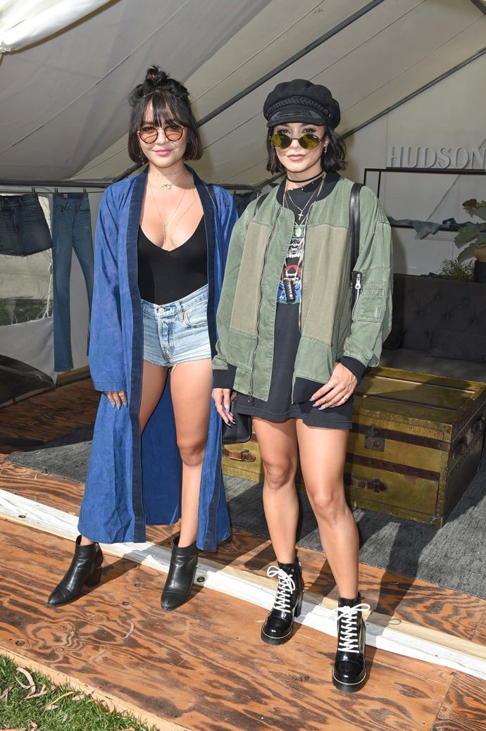 Stella a Vanessa Hudgens

Mladší sestra Vanessy Hudgens, Stella, je třiadvacetiletá slečna. Kromě podobného smyslu pro humor je spojuje i boho styl, který obě rády nosí.
