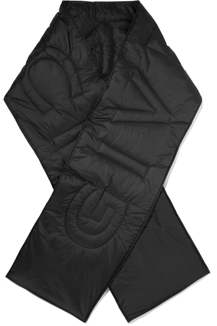 šála, Givenchy, 5250 Kč
