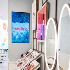 Navštivte s ELLE pražský Boutique Sisley: 