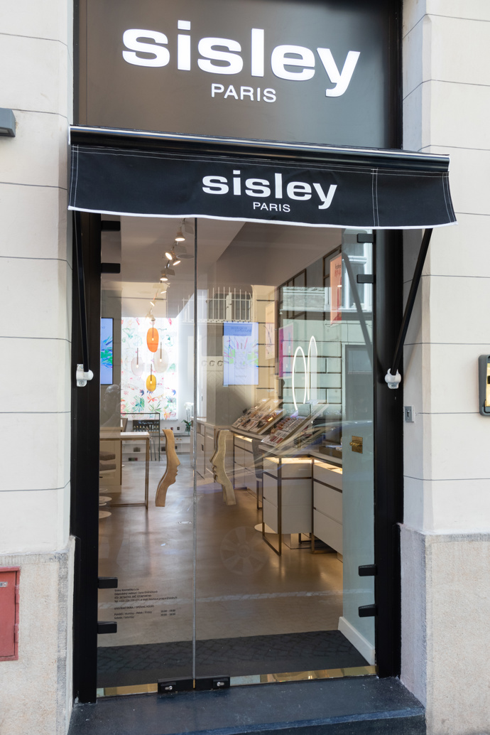 Navštivte s ELLE pražský Boutique Sisley: 