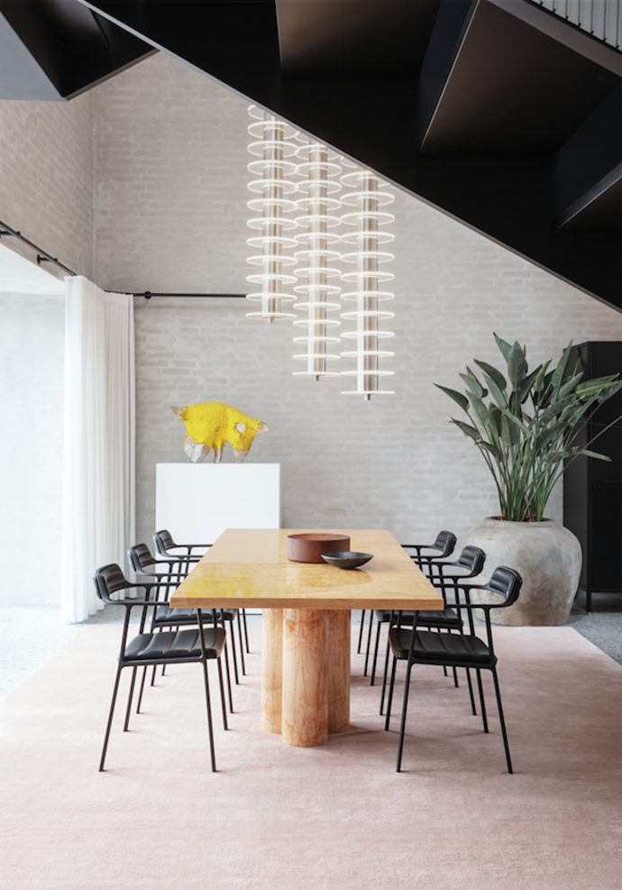 Kodaňský apartmán Chimney house představuje princip "try and buy" prestižní dánské značky Vipp.

