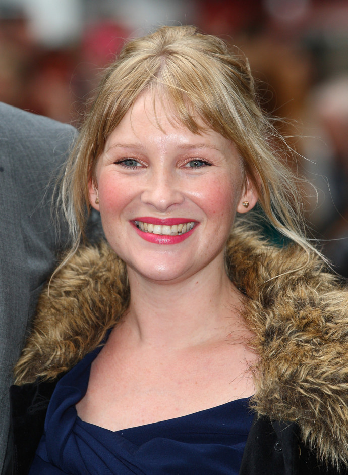 Joanna Page
Co dělá dnes?
Gavin & Stacey, samozřejmě! Romantický seriál plný britského humoru a narážek v režii Christine Gernon skončil v roce 2010 a letos se vrací ve vánočním speciálu. Nemůžeme se dočkat!
Joanna Page
Co dělá dnes?
Gavin & Stacey, samozřejmě! Romantický seriál plný britského humoru a narážek v režii Christine Gernon skončil v roce 2010 a letos se vrací ve vánočním speciálu. Nemůžeme se dočkat!