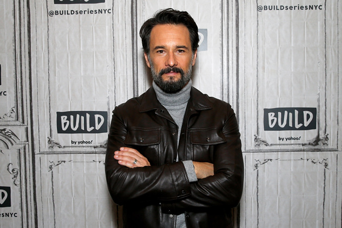 Rodrigo Santoro
Co dělá dnes?
Brazilský herec se proslavil rolí krále Xerxe ve filmu 300: Bitva u Thermopyl nebo rolí Paula v seriálu Ztraceni. Ve svém portfoliu má i hlavní roli v brazilských filmech Bicho de Sete Cabecas nebo Rio a Rio 2.
Rodrigo Santoro
Co dělá dnes?
Brazilský herec se proslavil rolí krále Xerxe ve filmu 300: Bitva u Thermopyl nebo rolí Paula v seriálu Ztraceni. Ve svém portfoliu má i hlavní roli v brazilských filmech Bicho de Sete Cabecas nebo Rio a Rio 2.