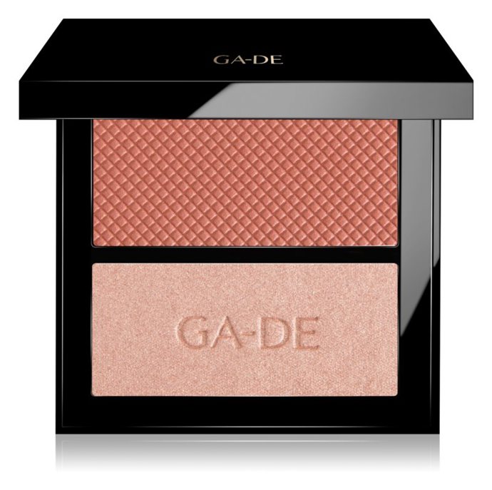 Tvářenka, Velveteen Blush and shimmer duet v odstínu Berry and glow, GA-DE, 699 Kč

