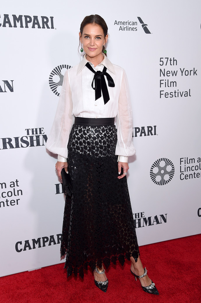 Katie Holmes

Na preiéře filmu The Irishman v modelu Marc Jacobs a sandálech Manolo Blahnik.
