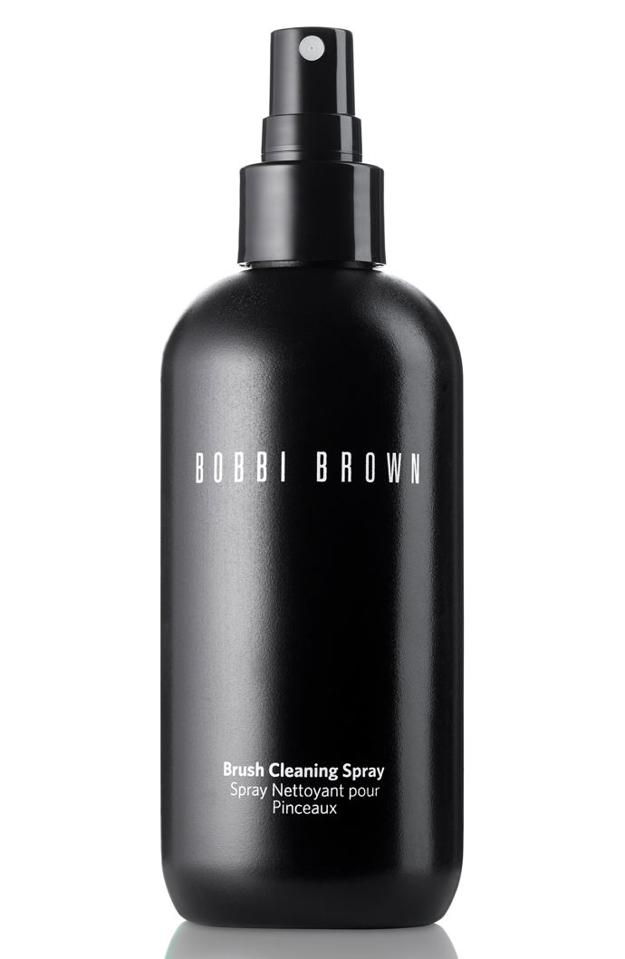 Čistič štětců, Brush Cleaning Spray, Bobbi Brown, 389 Kč
