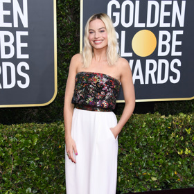 Margot Robbie

Na sobě má šaty: Chanel Haute Couture
