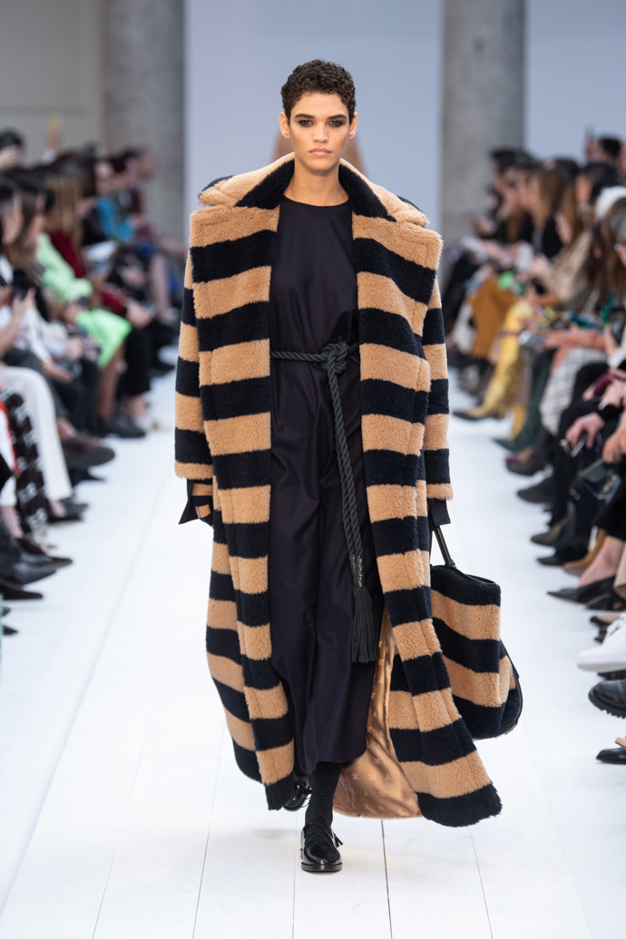 Podívejte se na naše nejoblíbenější looky z přehlídky Max Mara FW20: