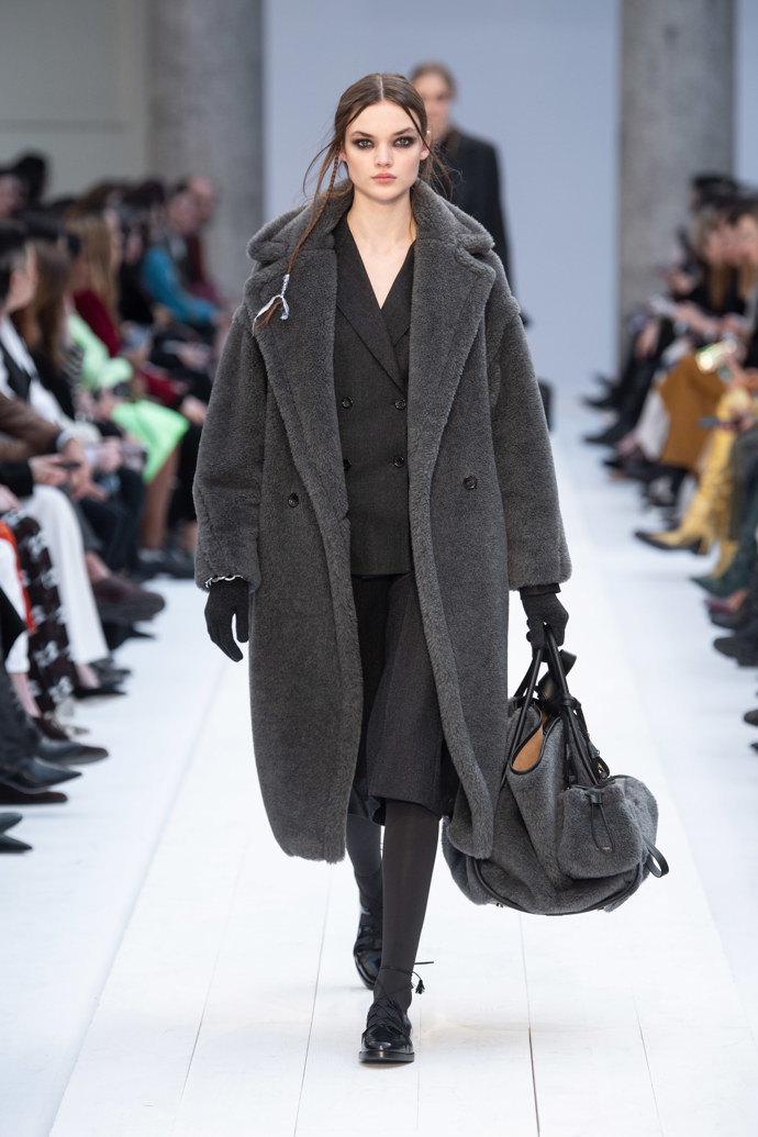 Podívejte se na naše nejoblíbenější looky z přehlídky Max Mara FW20:
