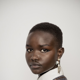 Podívejte se s ELLE do backstage přehlídky Dior: