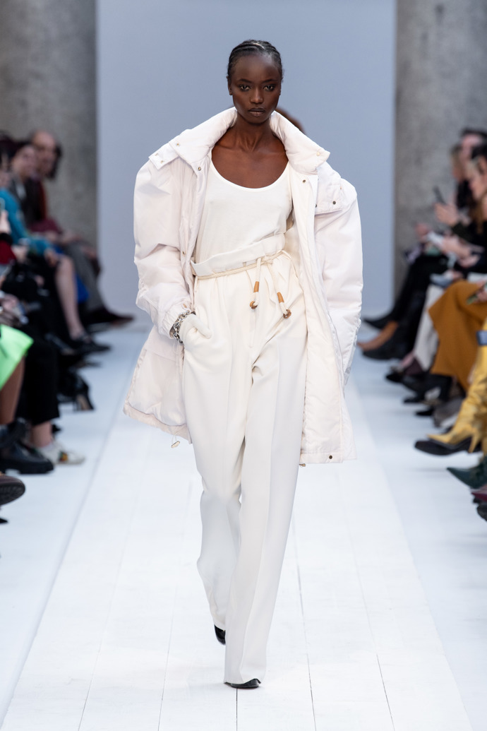 Podívejte se na naše nejoblíbenější looky z přehlídky Max Mara FW20: