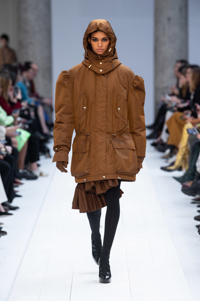 Podívejte se na naše nejoblíbenější looky z přehlídky Max Mara FW20:
