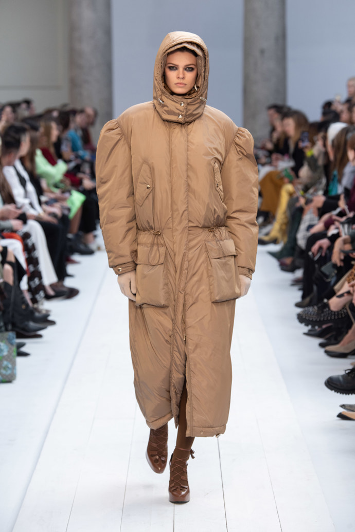 Podívejte se na naše nejoblíbenější looky z přehlídky Max Mara FW20:
