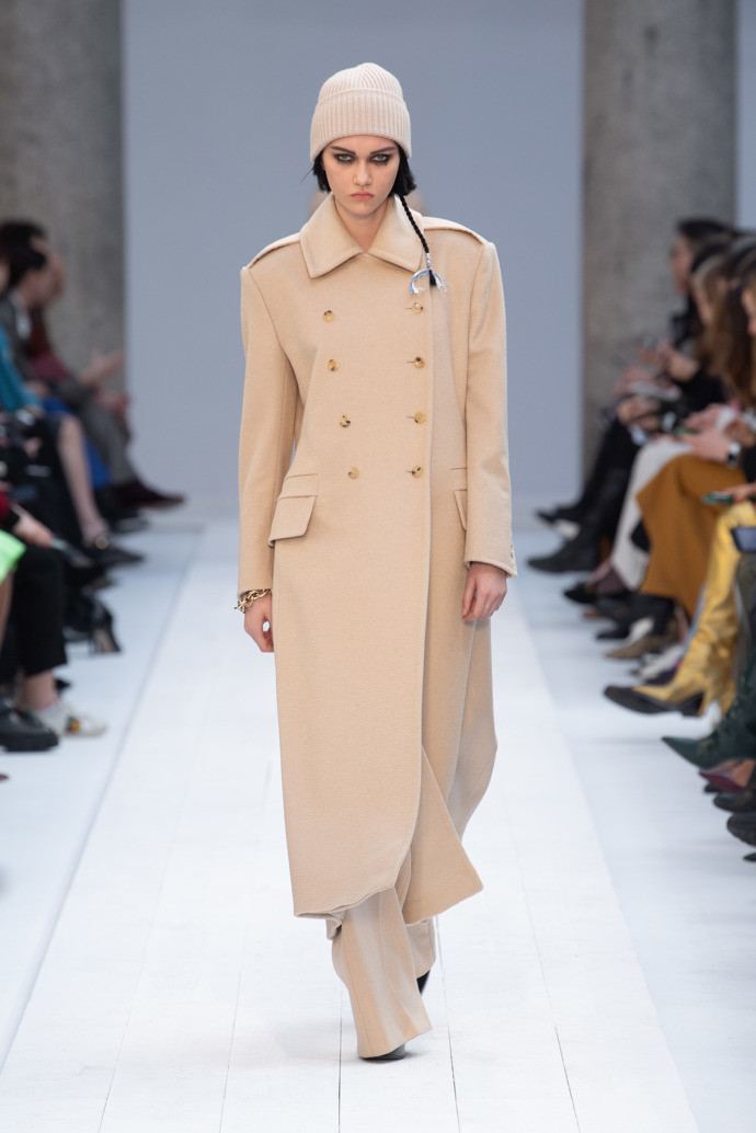 Podívejte se na naše nejoblíbenější looky z přehlídky Max Mara FW20: