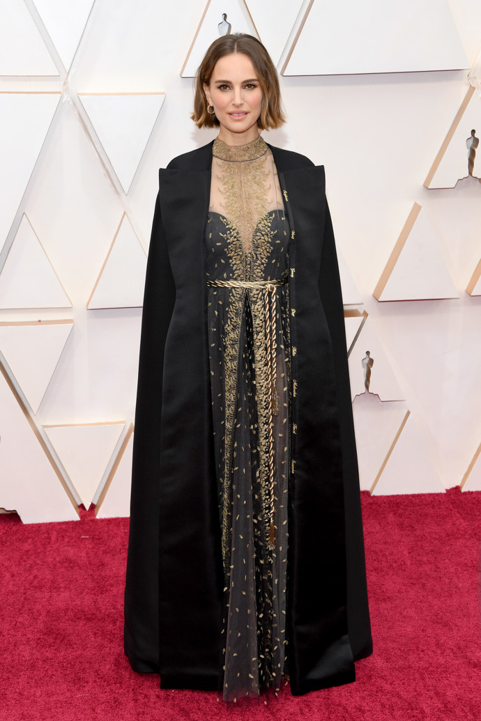 Natalie Portman

v šatech Dior Haute Couture a špercích Cartier
