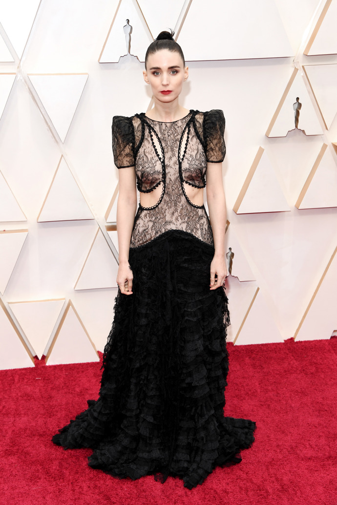 Rooney Mara

v na míru ušitých šatech Alexander McQueen

