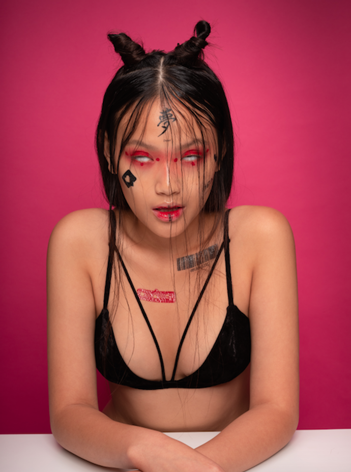 Beauty editorial Social Madness
