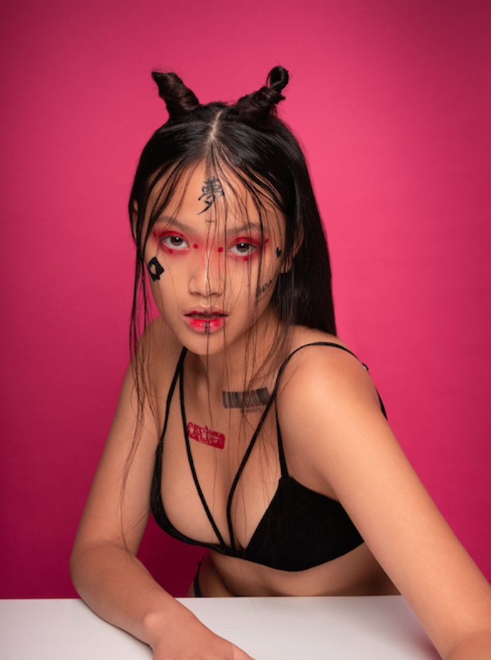 Beauty editorial Social Madness
