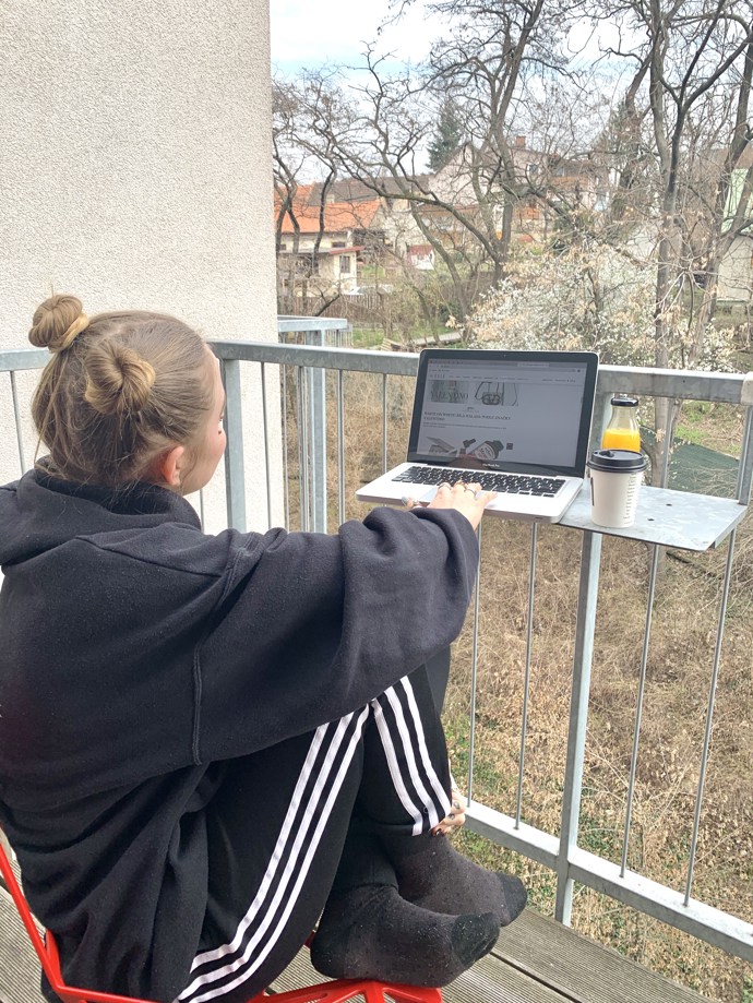 Josefína Joštová, obrazové služby
