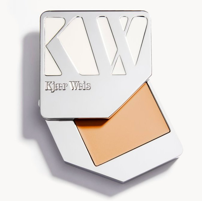 Krémový make-up, Cream Foundation Silken, KJAER WEIS, prodává Licirna.cz, 1 690 Kč
