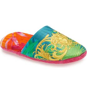 pantofle, Versace, 3750 Kč
pantofle, Versace, 3750 Kč