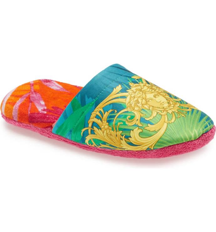 pantofle, Versace, 3750 Kč

