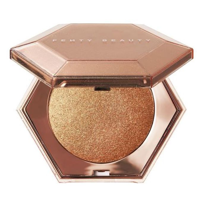 rozjasňovač, Fenty Beauty by Rihanna, odstín Cognac Candy, 1040 Kč
