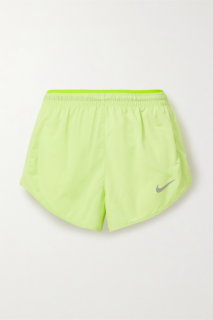 šortky, Nike, 999 Kč
