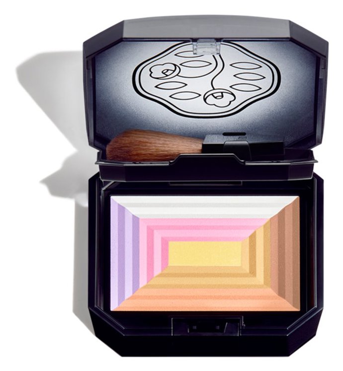rozjasňující pudr, Shiseido 7 Lights Powder Illuminator, 1320 Kč

