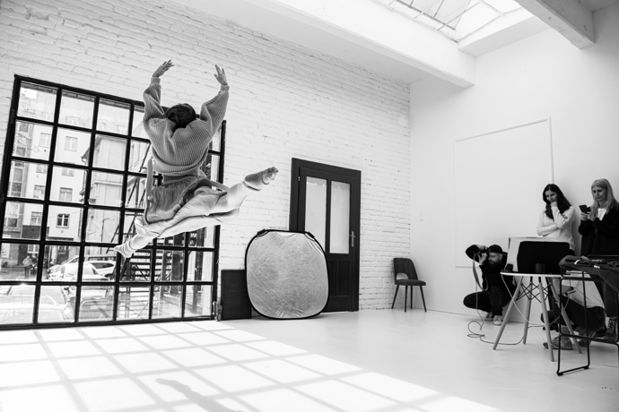 Nakoukněte s do backstage focení projektu a podívejte se na finální výsledek: