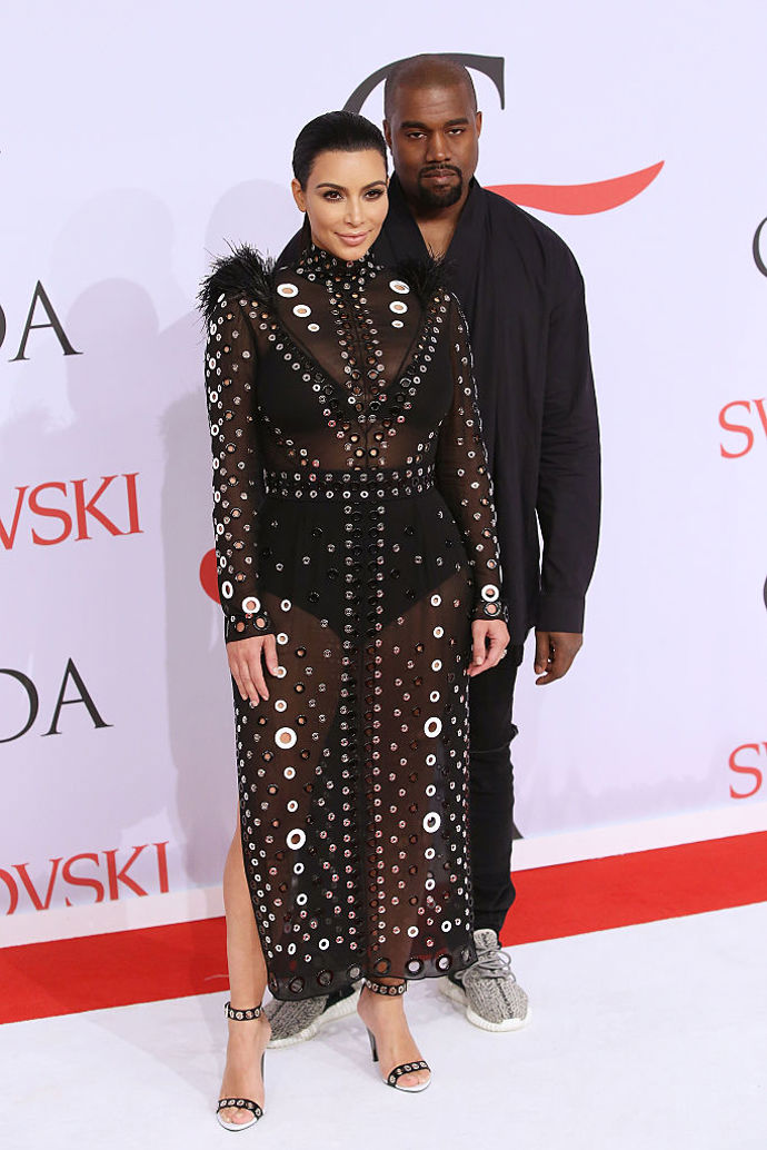 30 cool outfitů Kim Kardashian a Kanye Westa: