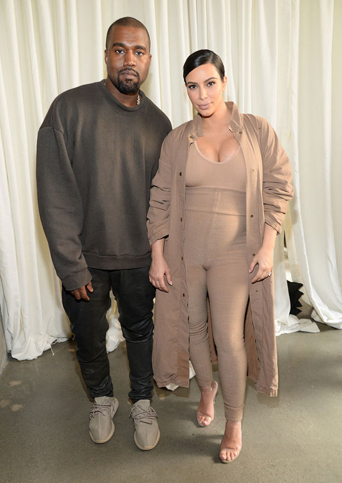 30 cool outfitů Kim Kardashian a Kanye Westa: