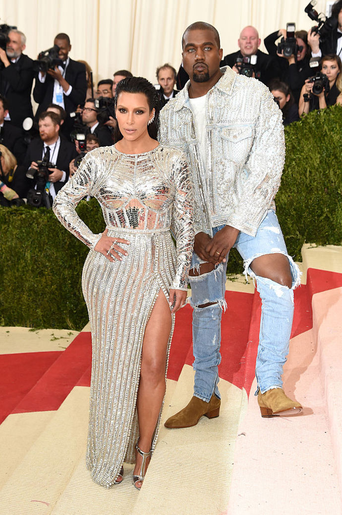 30 cool outfitů Kim Kardashian a Kanye Westa: