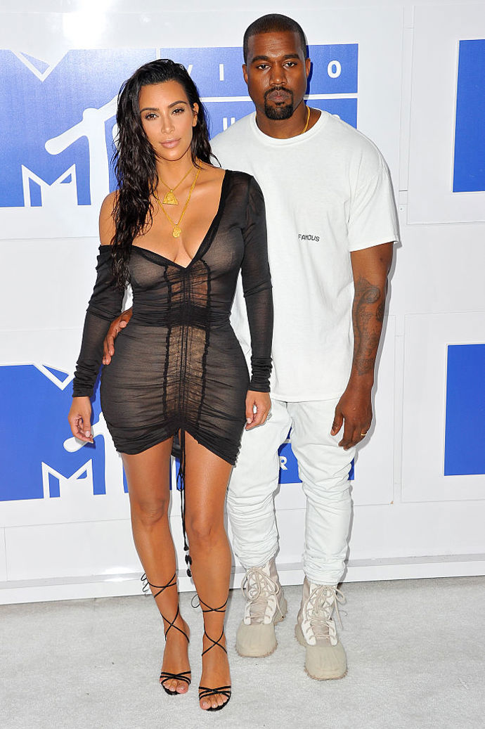 30 cool outfitů Kim Kardashian a Kanye Westa: